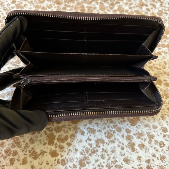 GUCCI Brown Leather Monogram W/ Blue and Green Nylon Strap Zippy Wallet - Picture 8 of 11